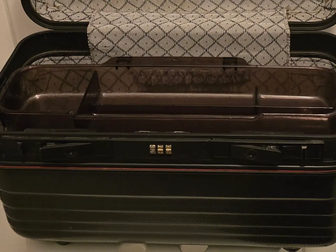 Billede 4 - Stor rummelig beauty box med lås