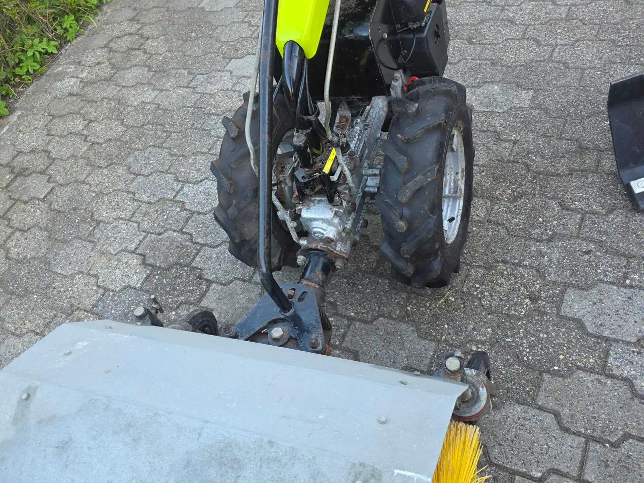 Billede 6 - Grillo Redskabsbærer / Fejemaskine