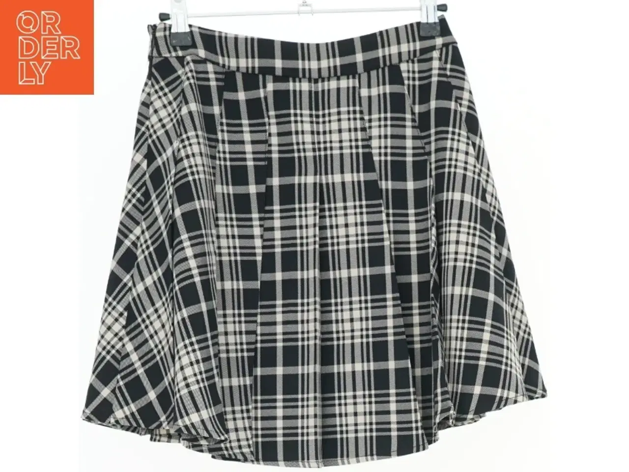 Billede 2 - Sort og hvidternet nederdel fra Frakment (str. XS)