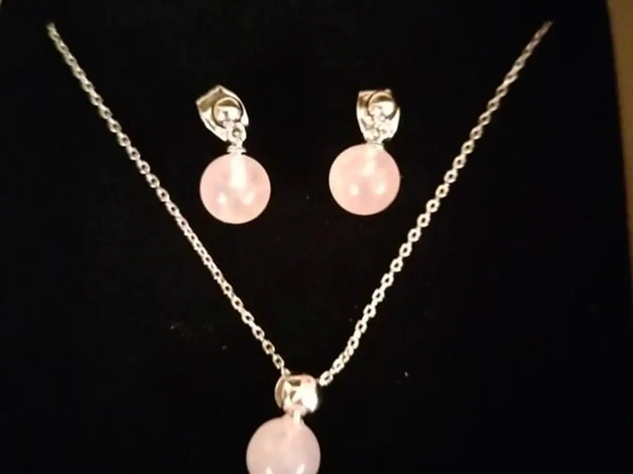 Billede 3 - Smukt smykkesæt af Mads Z med rosakvarts