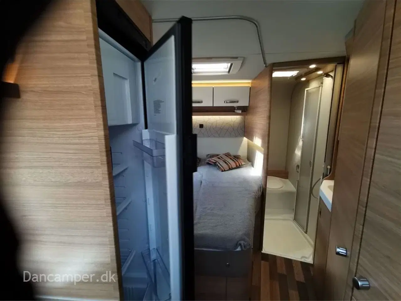 Billede 29 - 2022 - Weinsberg CaraCompact 600 MF "Pepper Edition"   Under klargøring! Flot Pepper Edition, 9-trin aut., Solcelle 180W, Lithiumbatteri 100Ah, El-trin, Navigation, Head-up display