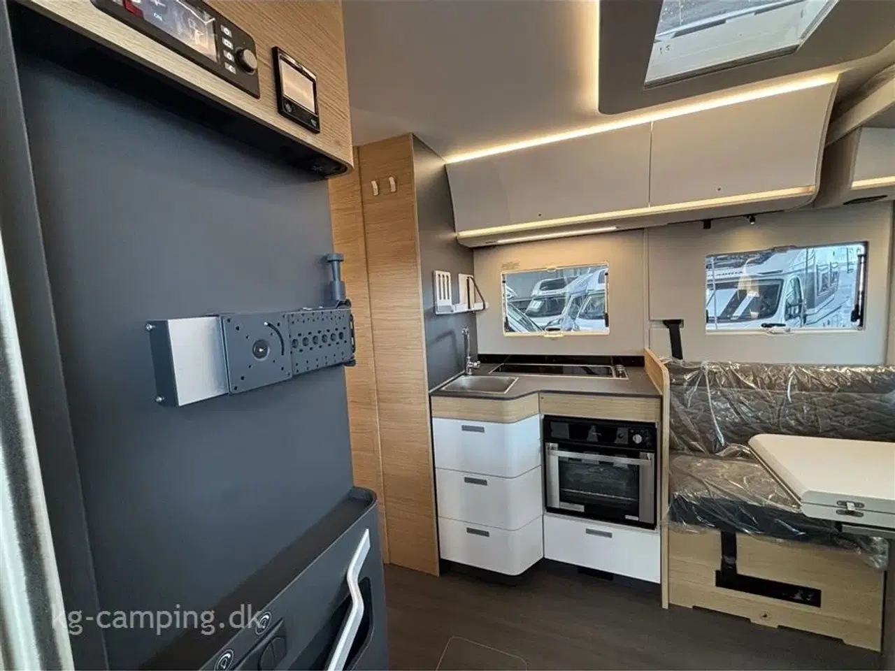 Billede 15 - 2024 - Adria Sonic Plus 700 DL   Adria Sonic 700 DL – Bestilt hjem med topudstyr!