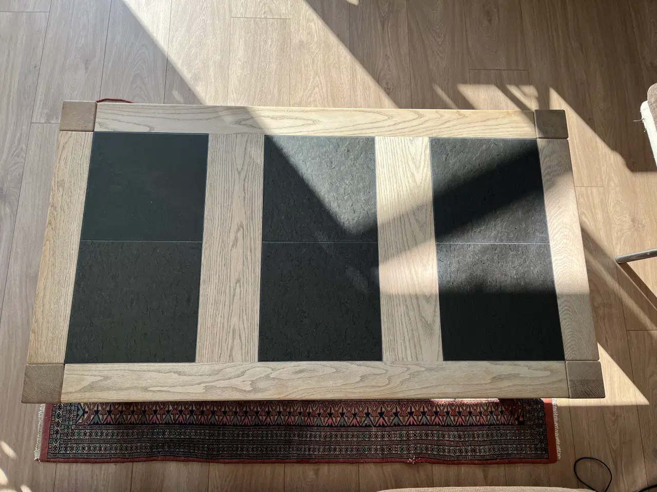 Billede 3 - Sofabord i massiv eg