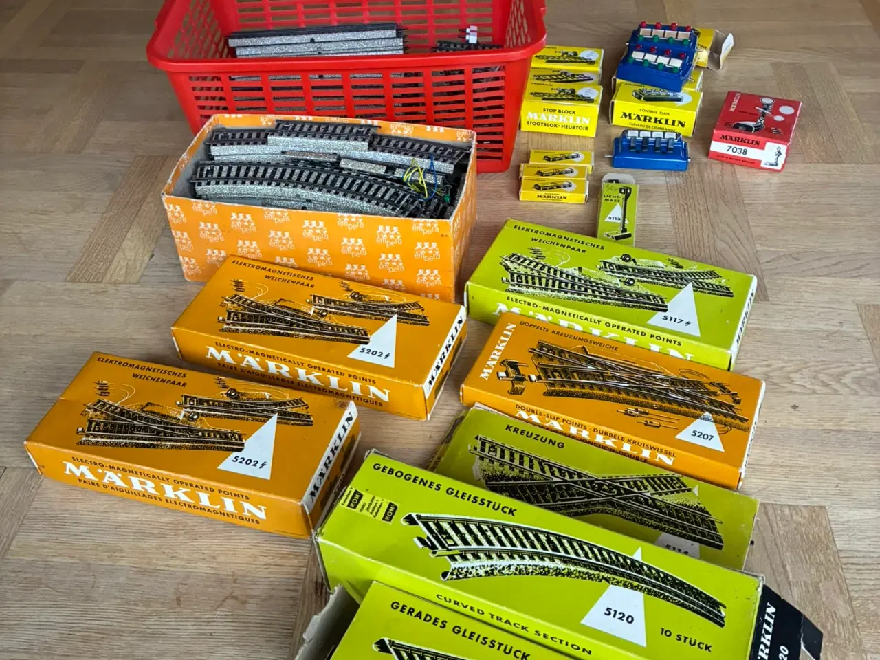 Billede 8 - Märklin modeltog med skinner, lokomotiver og vogne