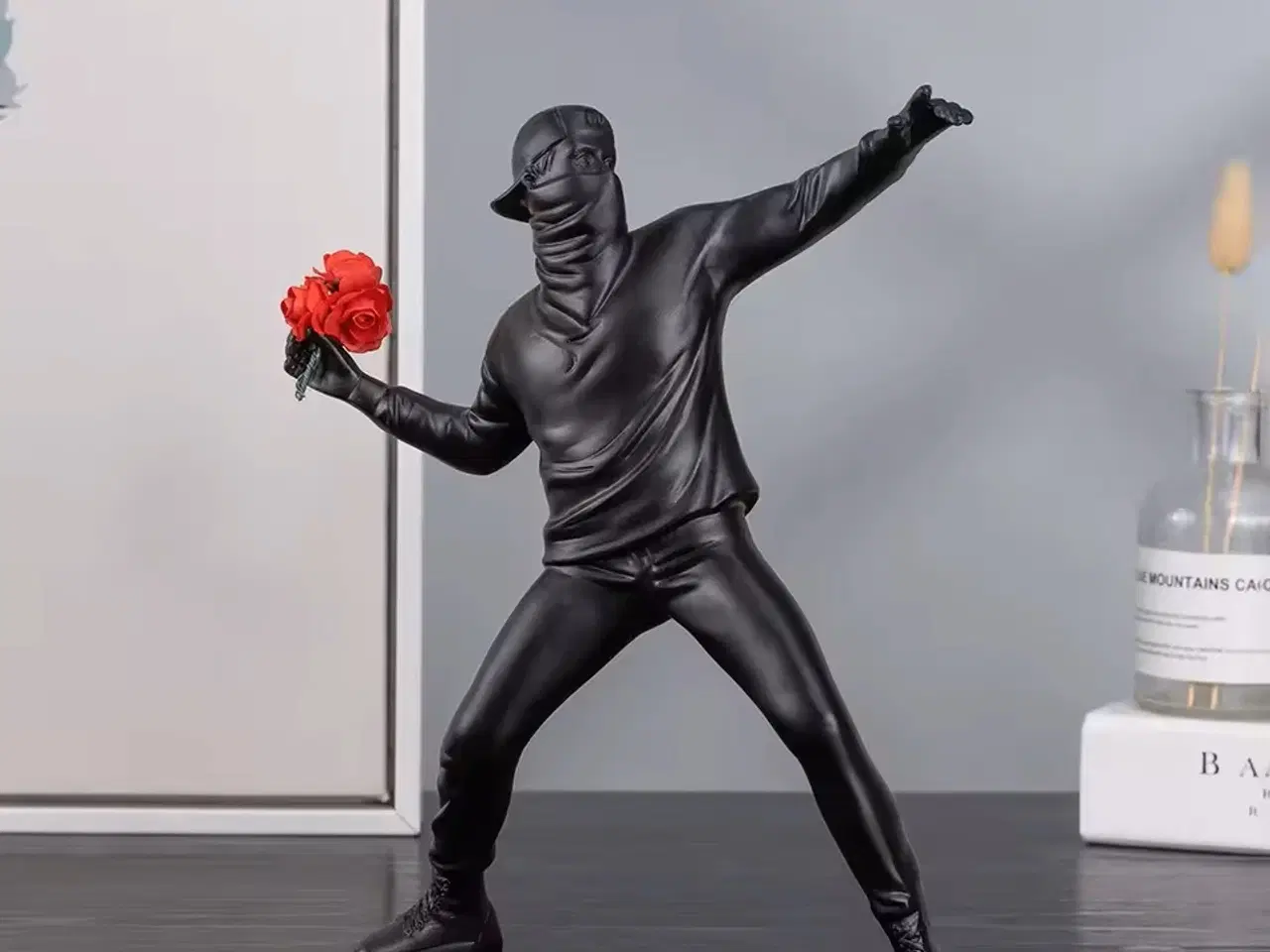 Billede 1 - * Fed sort figur - af Banksy