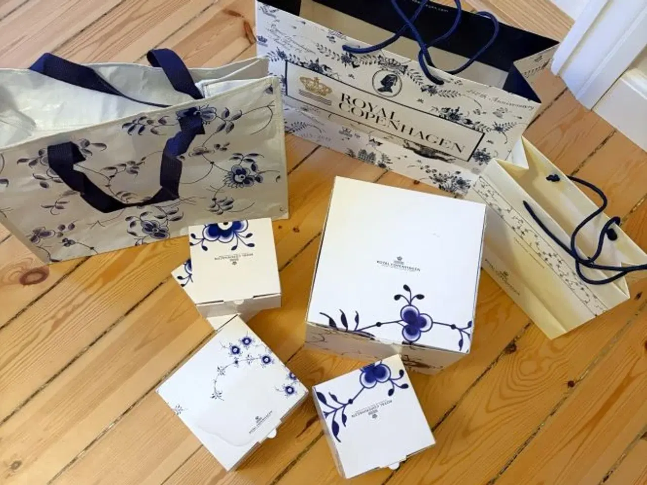 Billede 2 - Æsker og poser fra Royal Copenhagen