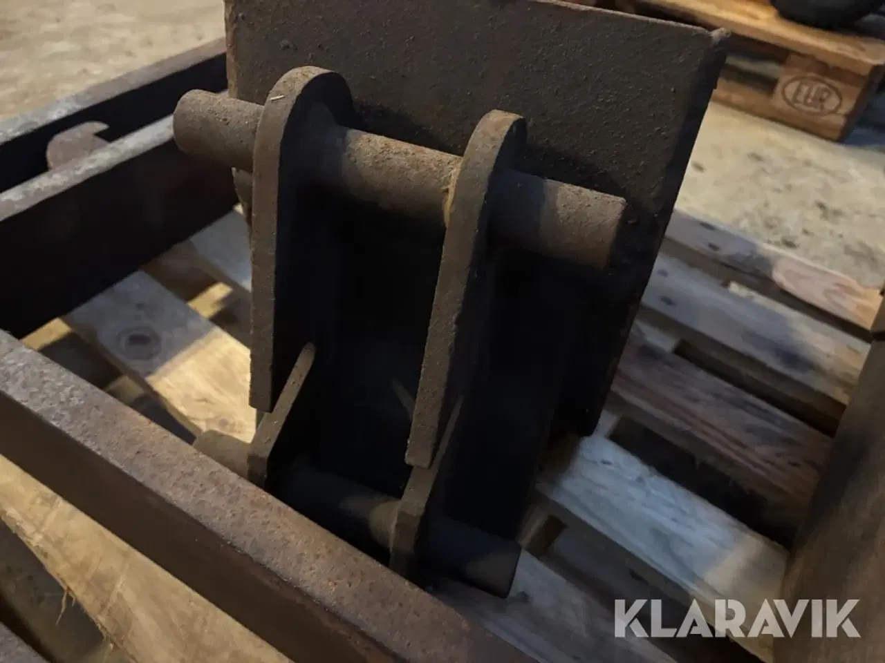 Billede 10 - Pallegafler og to rendeskovle