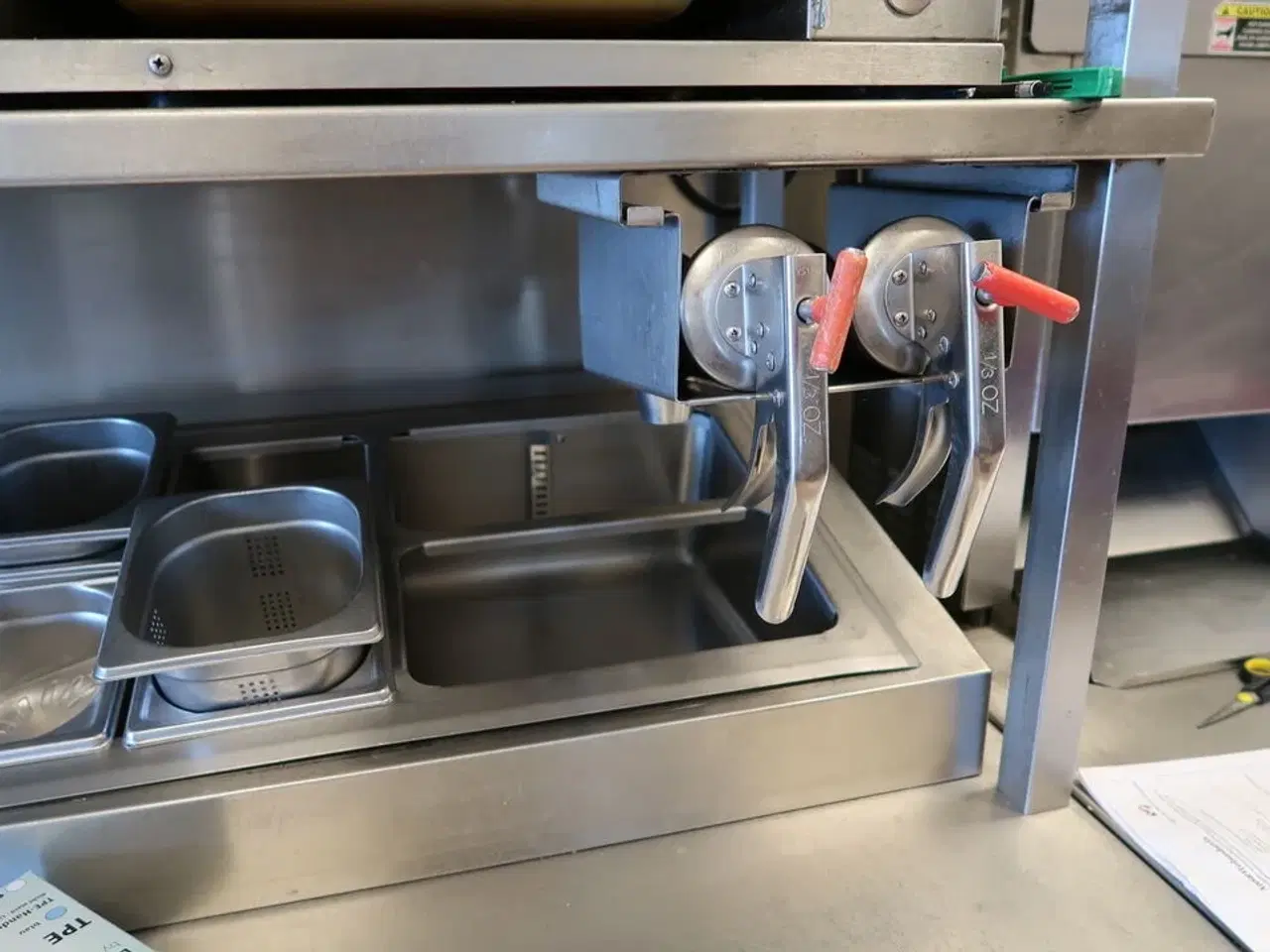 Billede 5 - Rustfri stålbord med køleenhed (varmeskab medfølger ikke)