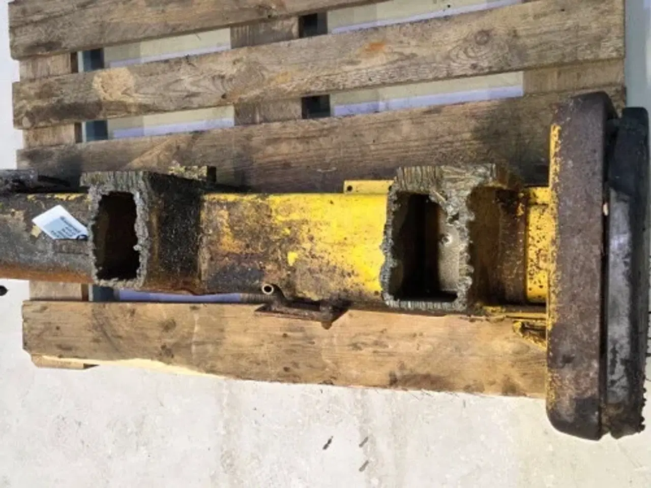 Billede 4 - New Holland LB115B Støtteben R.  87376352