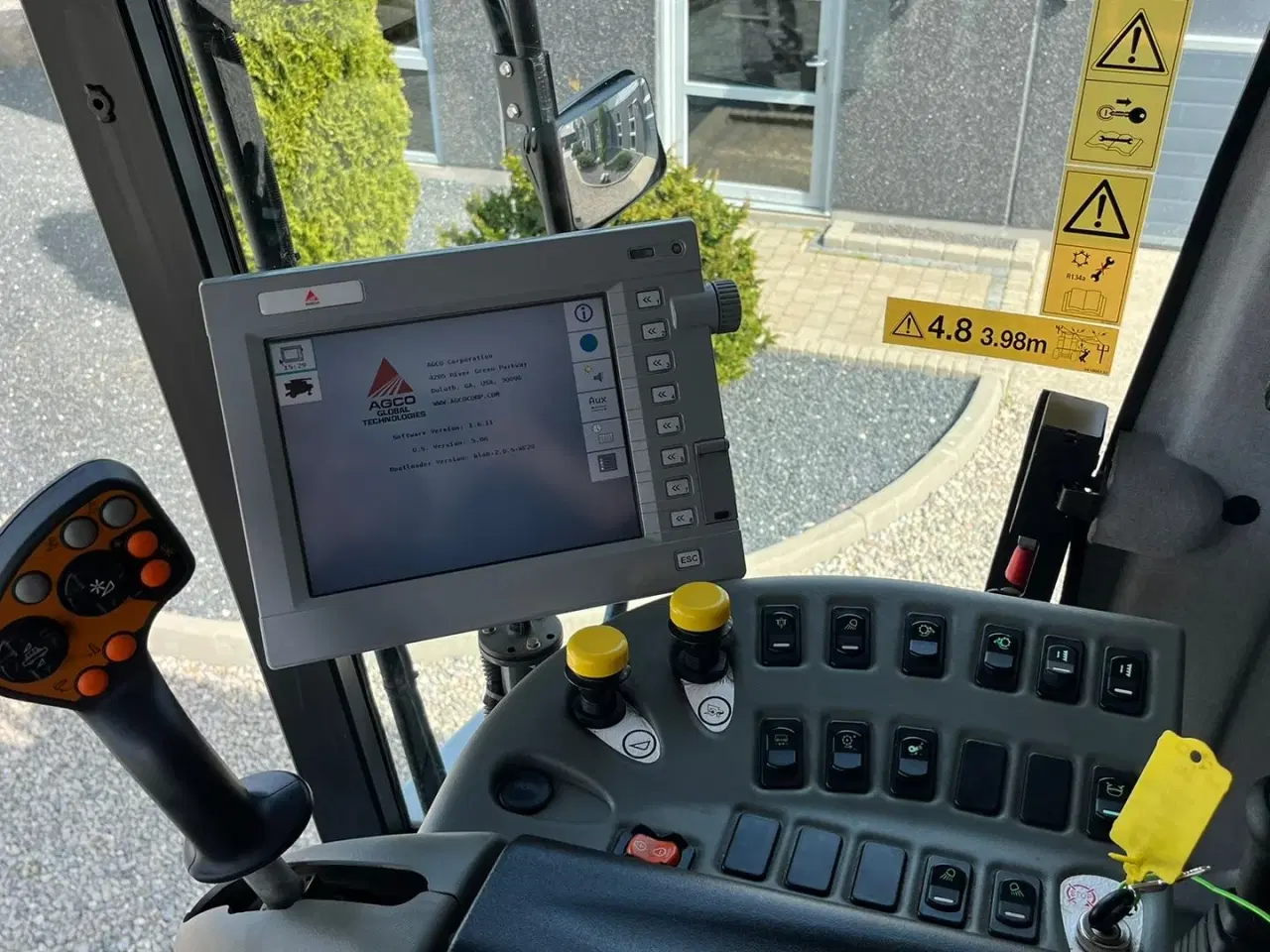 Billede 8 - Massey Ferguson 7370 BETA. Gårdmaskine med kun 1080 motortimer. Med 22fod powerflov skærebord