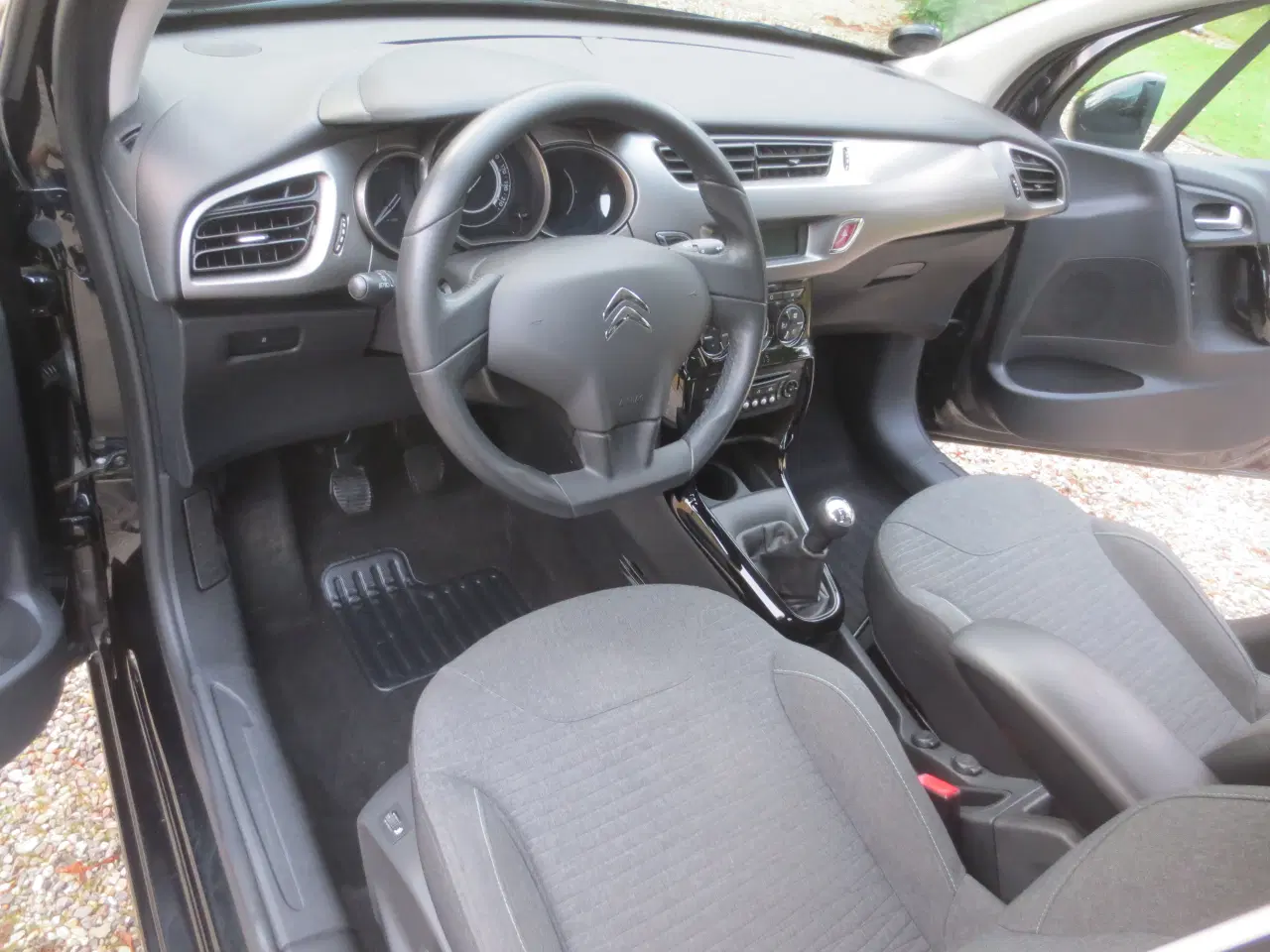 Billede 17 - Citroen C 3 1.2 i 82 Hk År 2016. Nysynet.