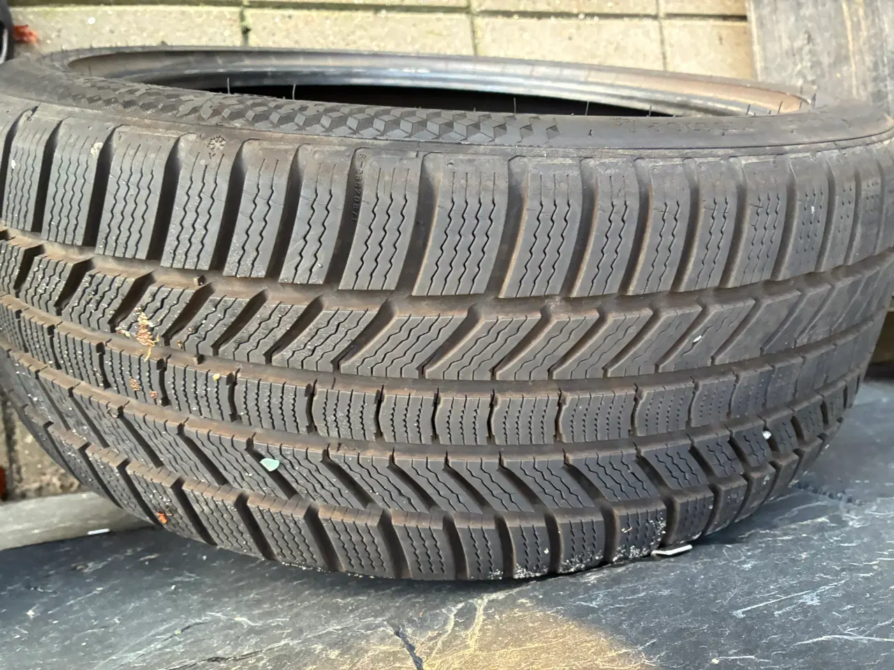 Billede 2 - 225/45-18 v xl 95