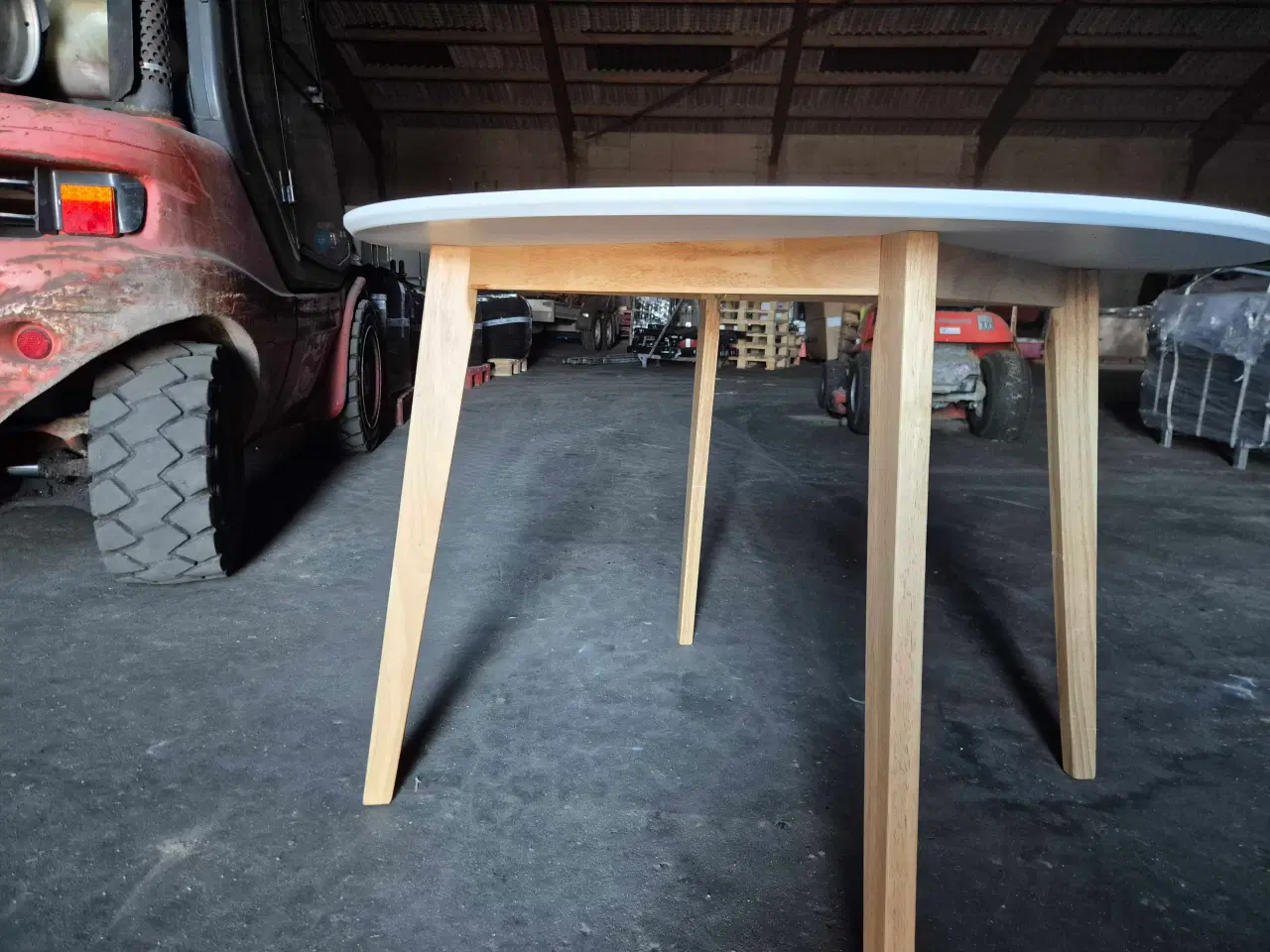 Billede 5 - Rundt hvidt spisebord