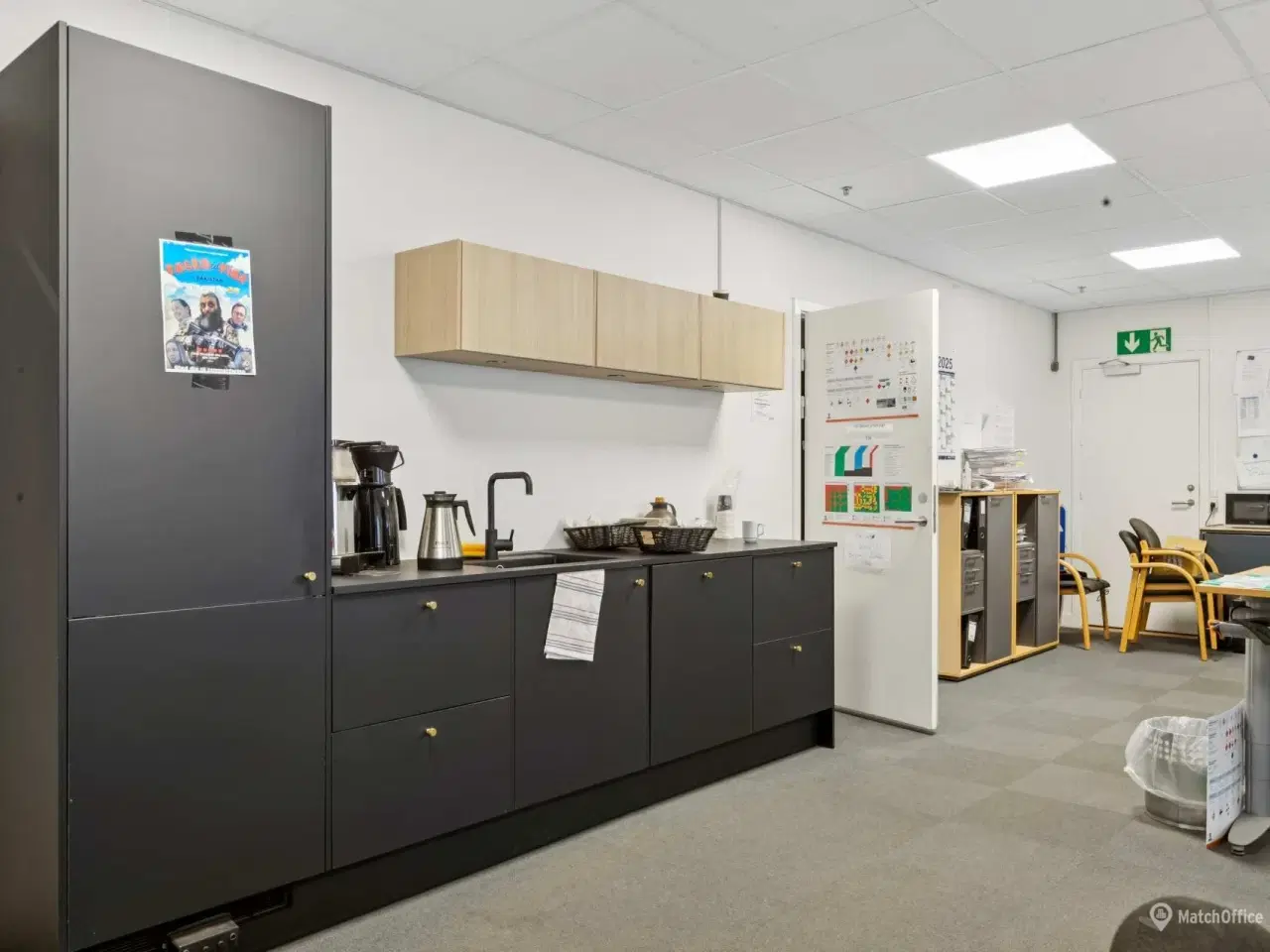 Billede 10 - Effektiv last mile-løsning med lyst kontorafsnit