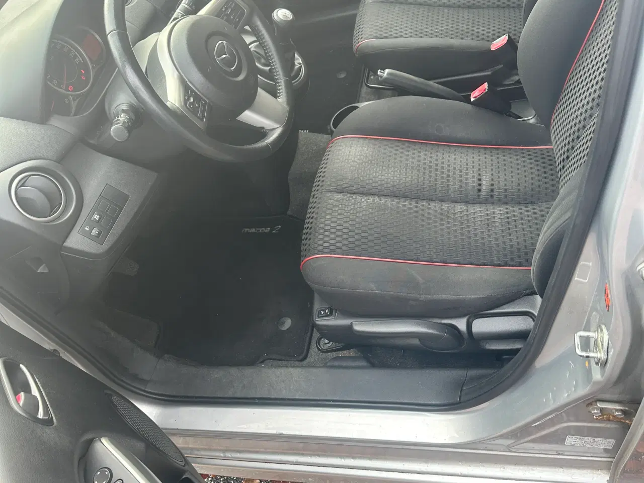 Billede 5 - Nysynet Mazda 2