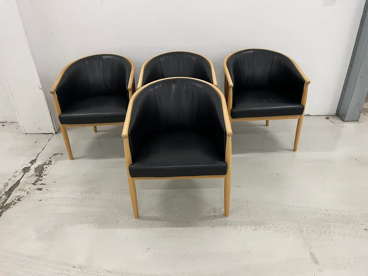 Billede 6 - Stouby Lux Loungestole med sort semianilin læder.