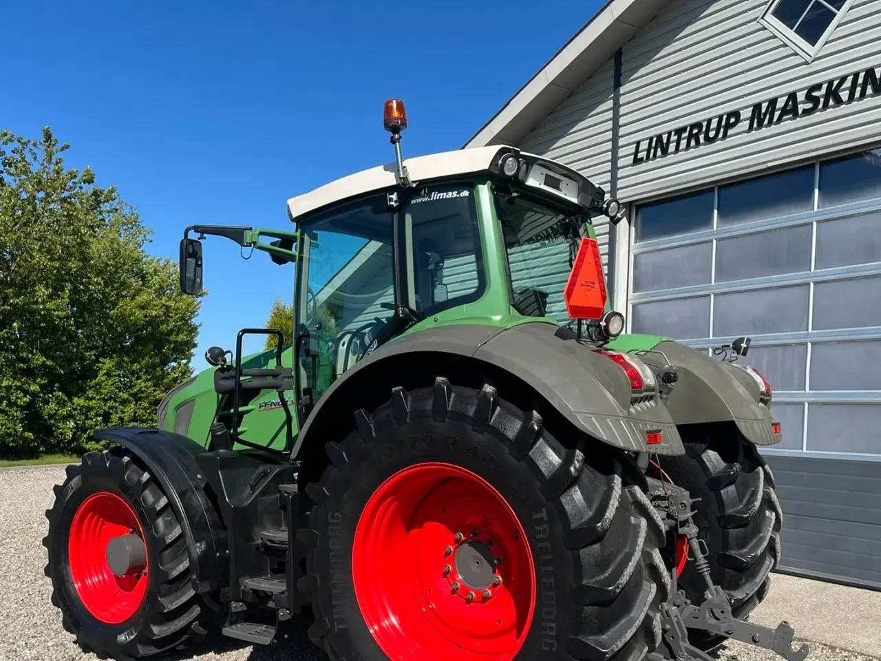 Billede 3 - Fendt 828 Profi model.  Meget flot traktor med nye fordæk.