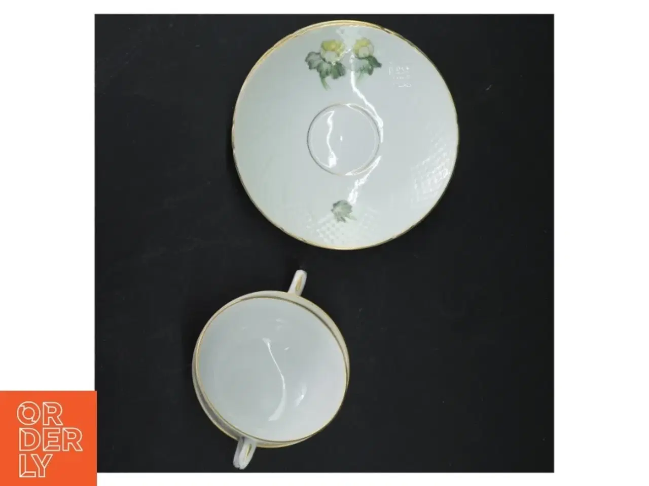 Billede 3 - Porcelænskop og underkop med blomstermotiv fra B&G (str. 15 x 5 cm)