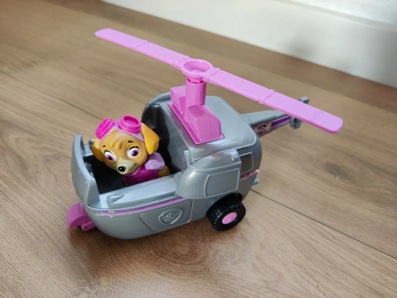 Billede 9 - Paw Patrol figur inkl. køretøjer.