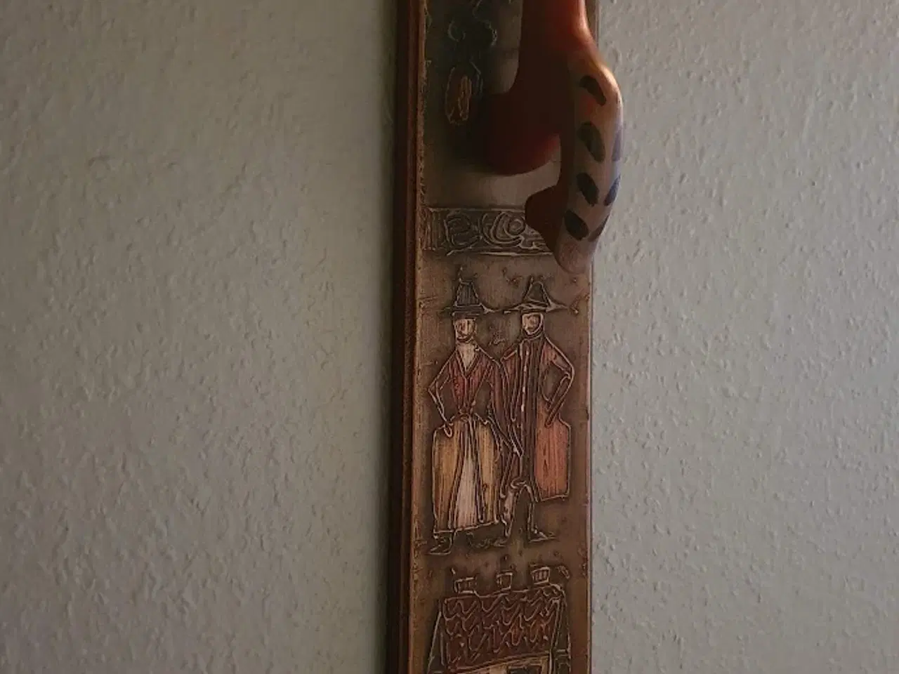 Billede 1 - Manglebræt med greb udformet som en hest - malet