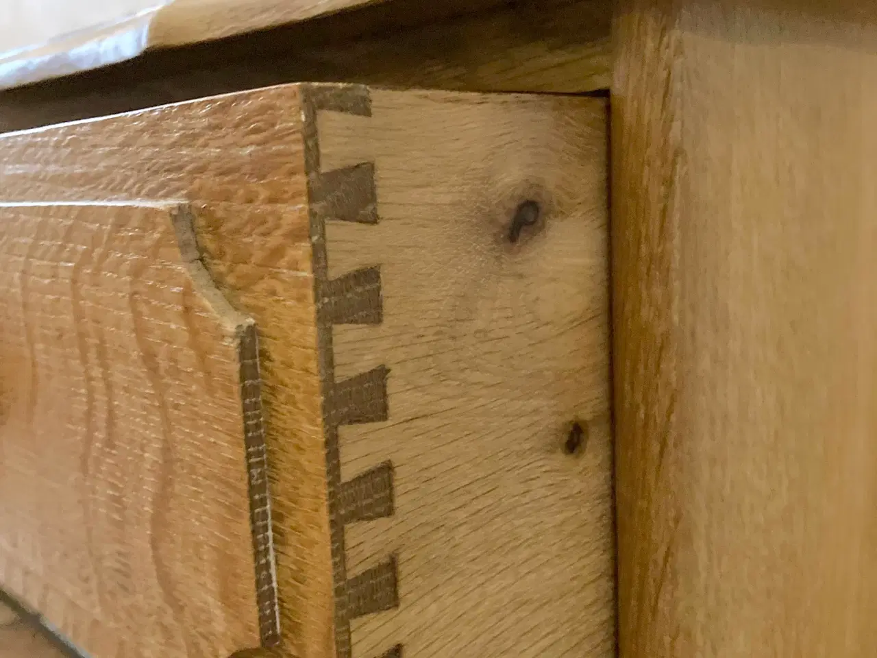 Billede 2 - Kommode massiv eg, 1970’erne 2 skuffer Håndlavede