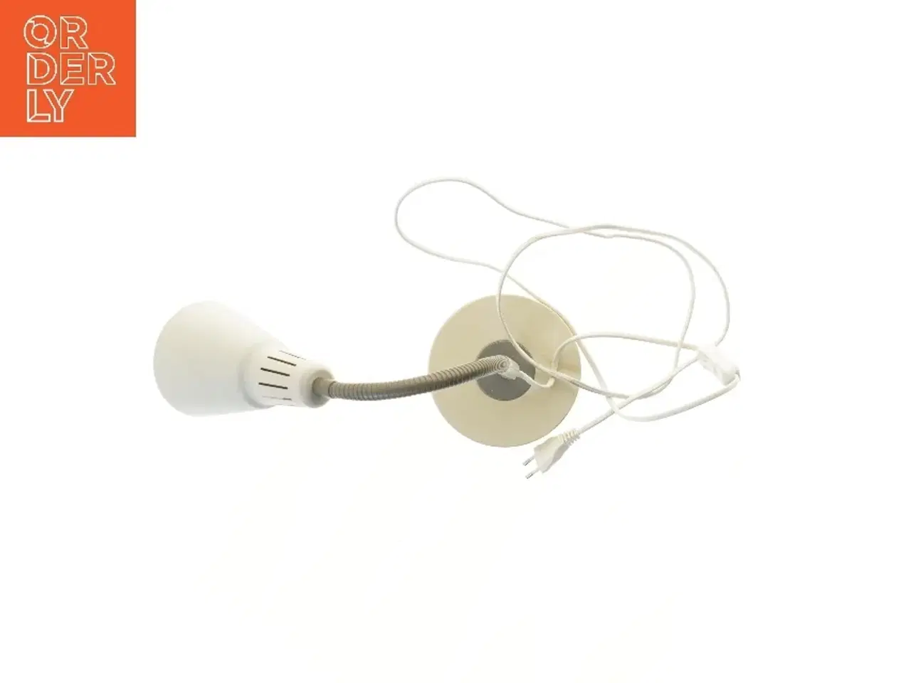 Billede 2 - Hvid bordlampe fra IKEA (str. 59,5 cm)