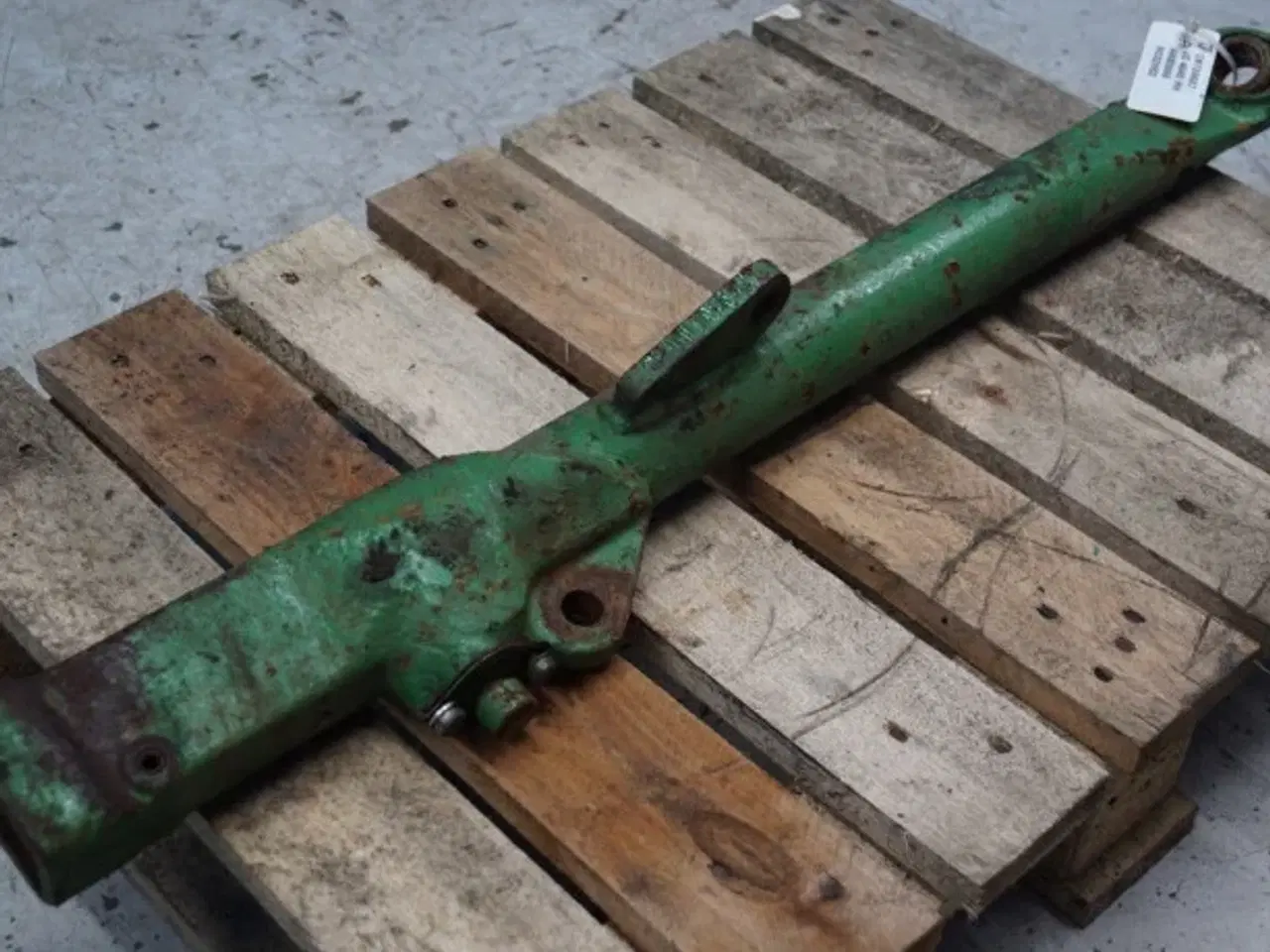 Billede 2 - John Deere 4040 R.H. Liftarm AR80666