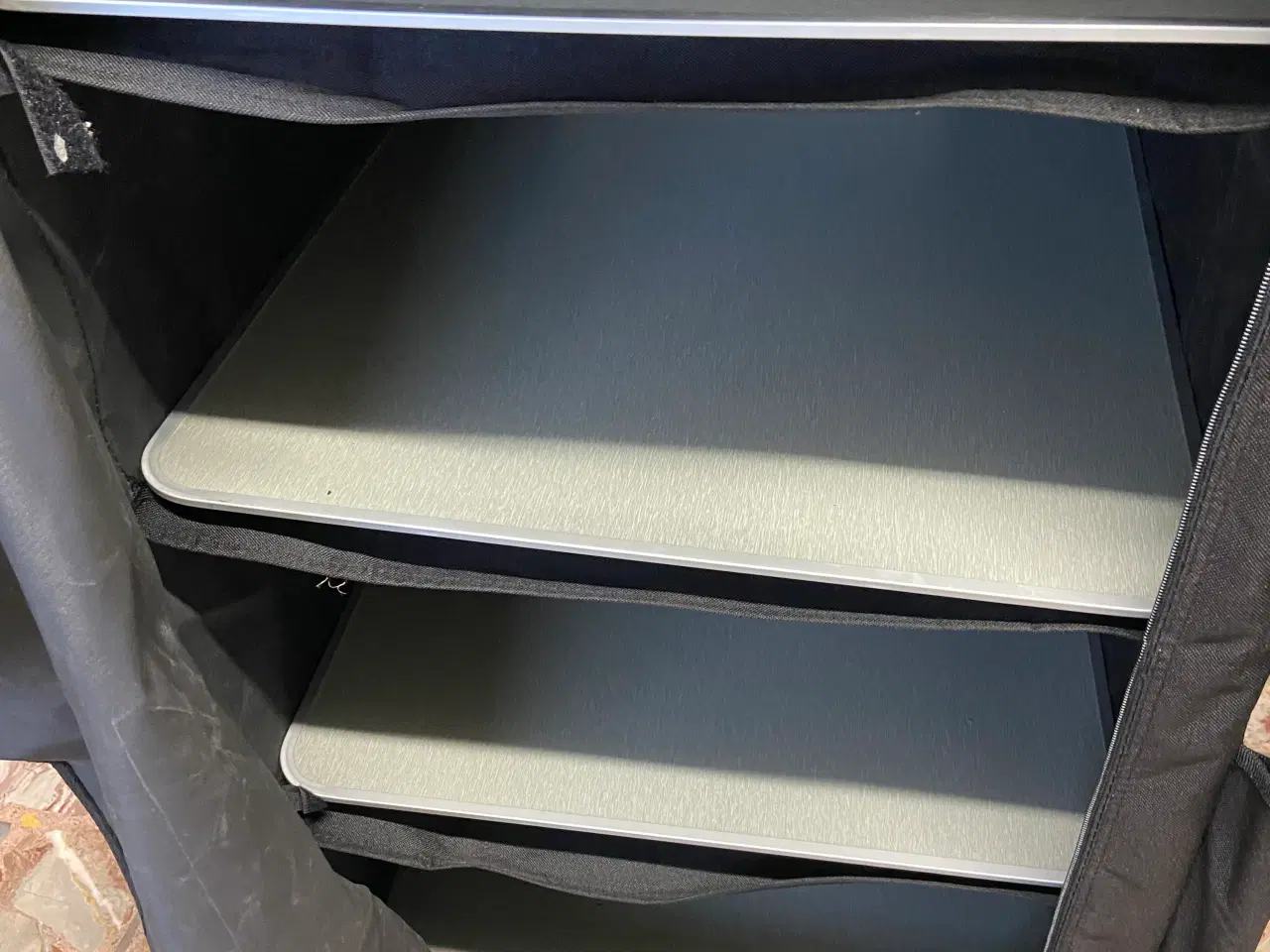 Billede 2 - Outwell skab med hylder 101x60x60x10