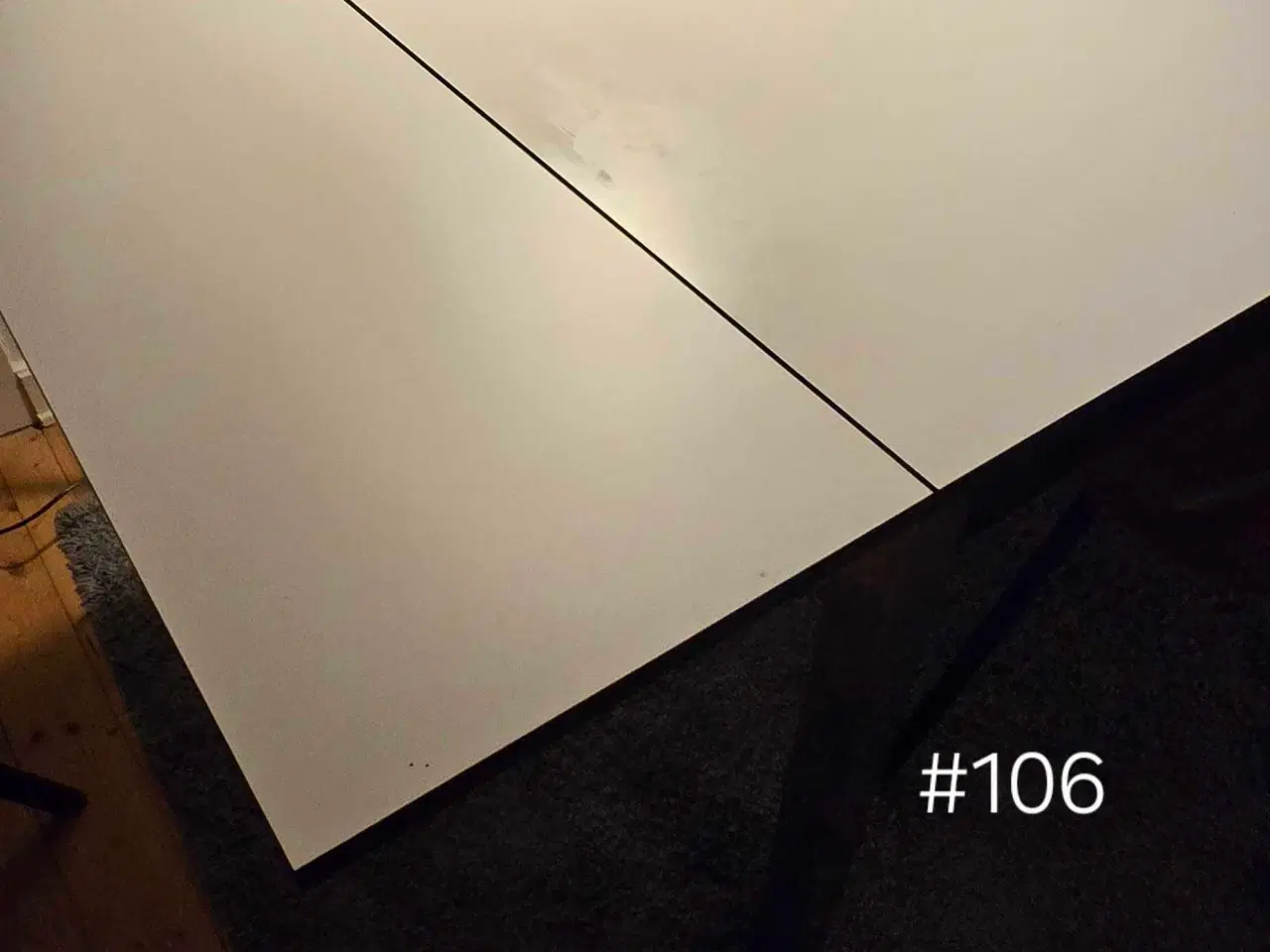 Billede 2 - Spisebord med hvid plade og blanke ben