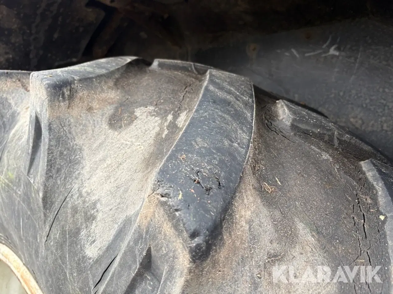 Billede 12 - Traktor Valtra T191LS med flishugger, kran og vogn