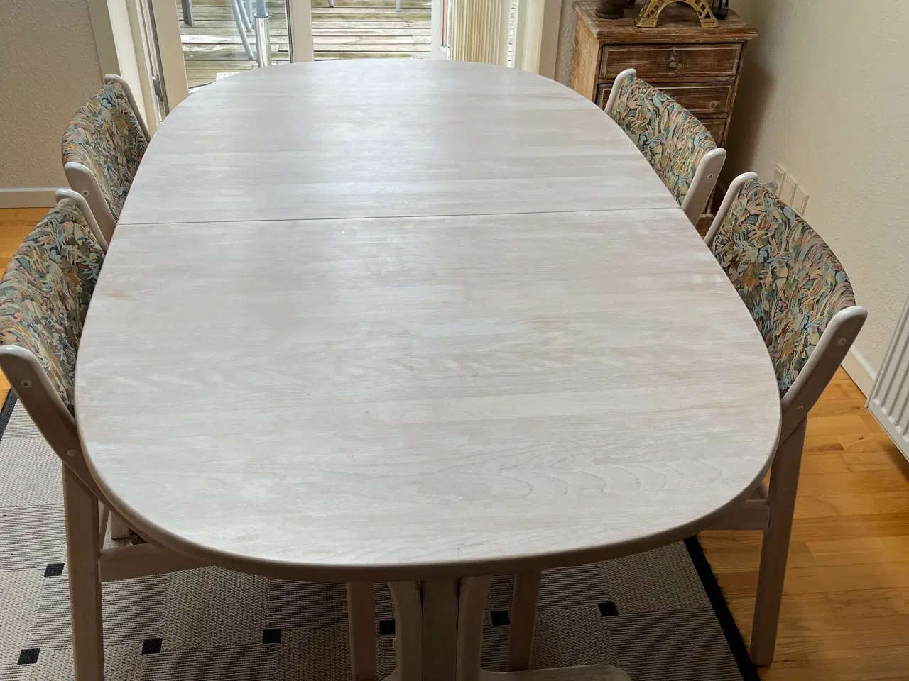 Billede 3 - Spisebord med 6 stole