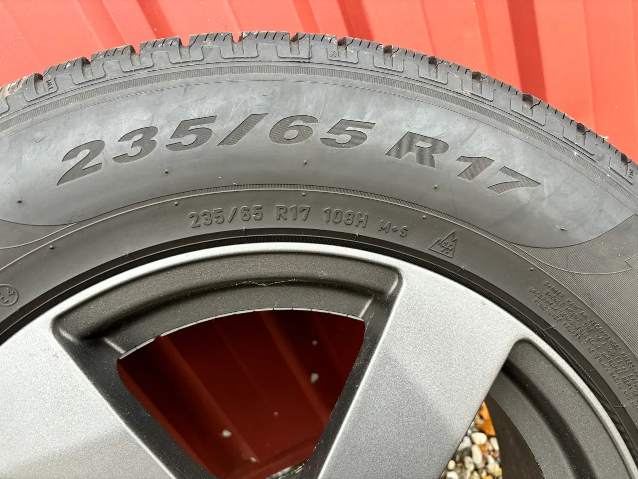 Billede 3 - Gode vinterdæk på alufælge.