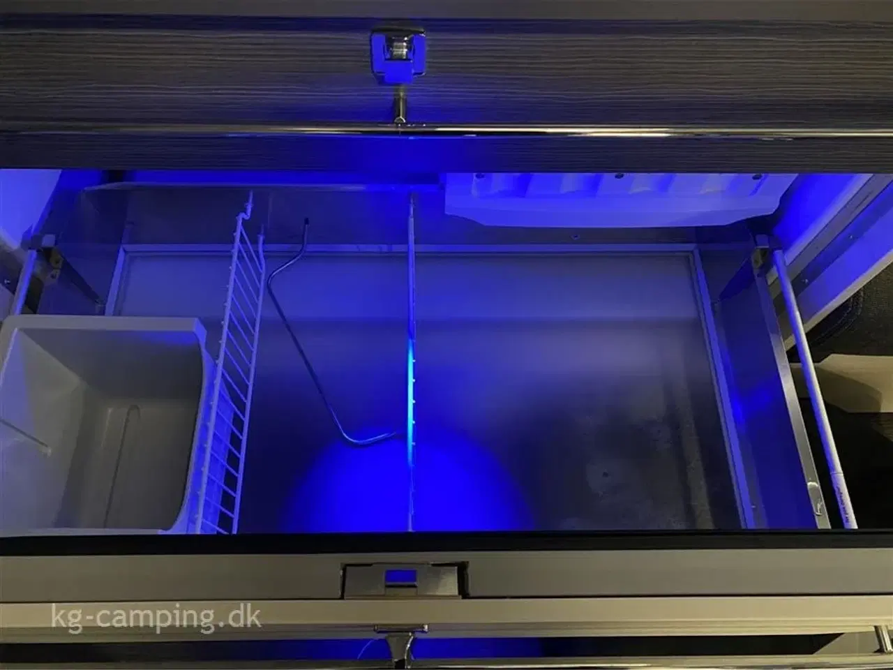 Billede 9 - 2022 - Caravelair Artica 540 PACK VIP   Super velholdt vogn med kompressor køleskab - fritstående seng - Truma Combi 6E