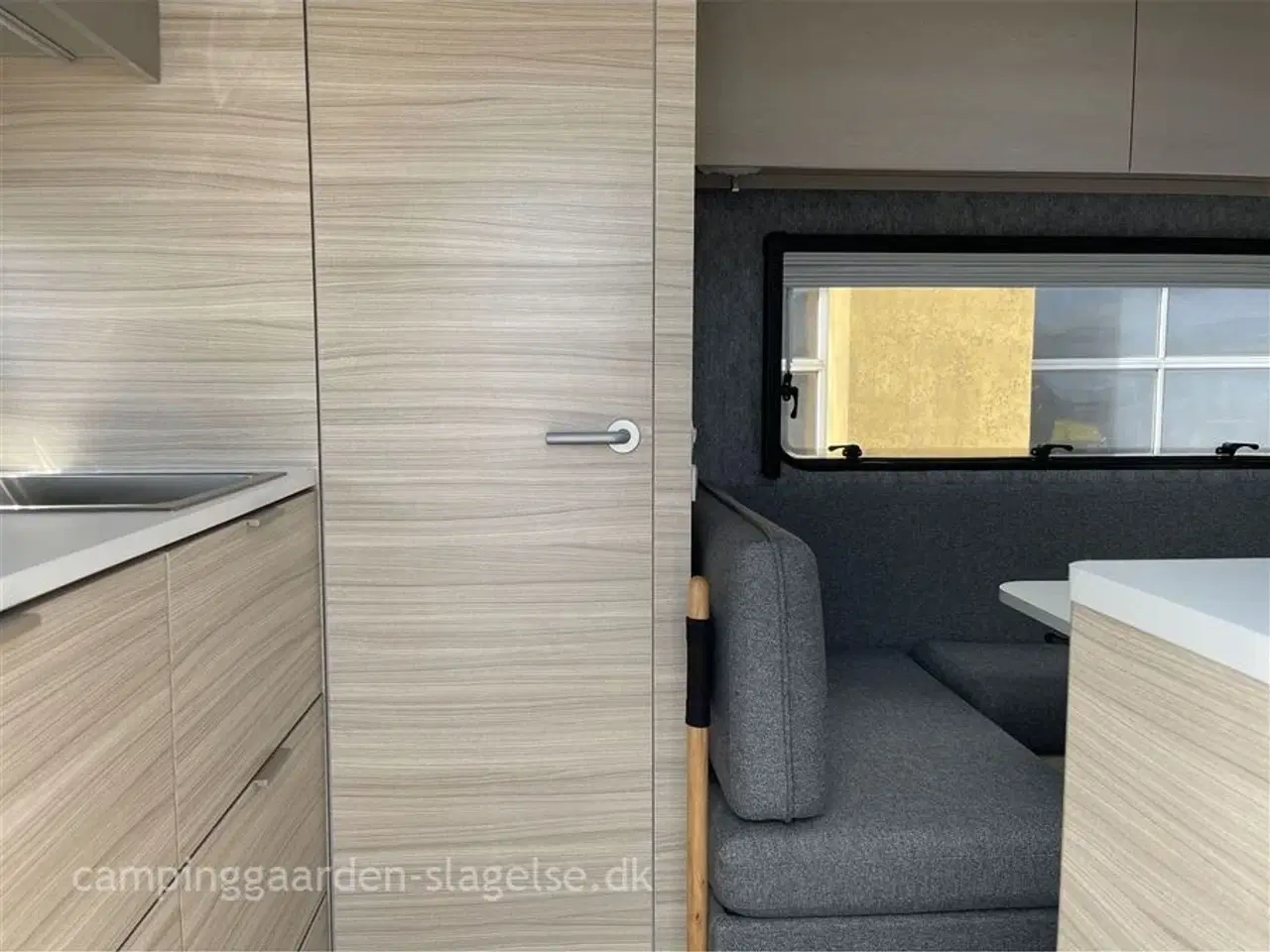 Billede 2 - 2025 - Adria Altea 542 PH   Adria Altea 542 PH – Frihed, hygge og queens-bed på hjul!