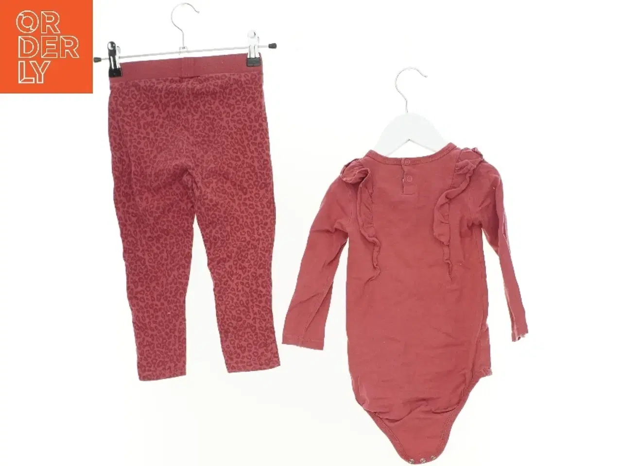 Billede 2 - Sæt børnetøj fra Friends (str. 92 cm)