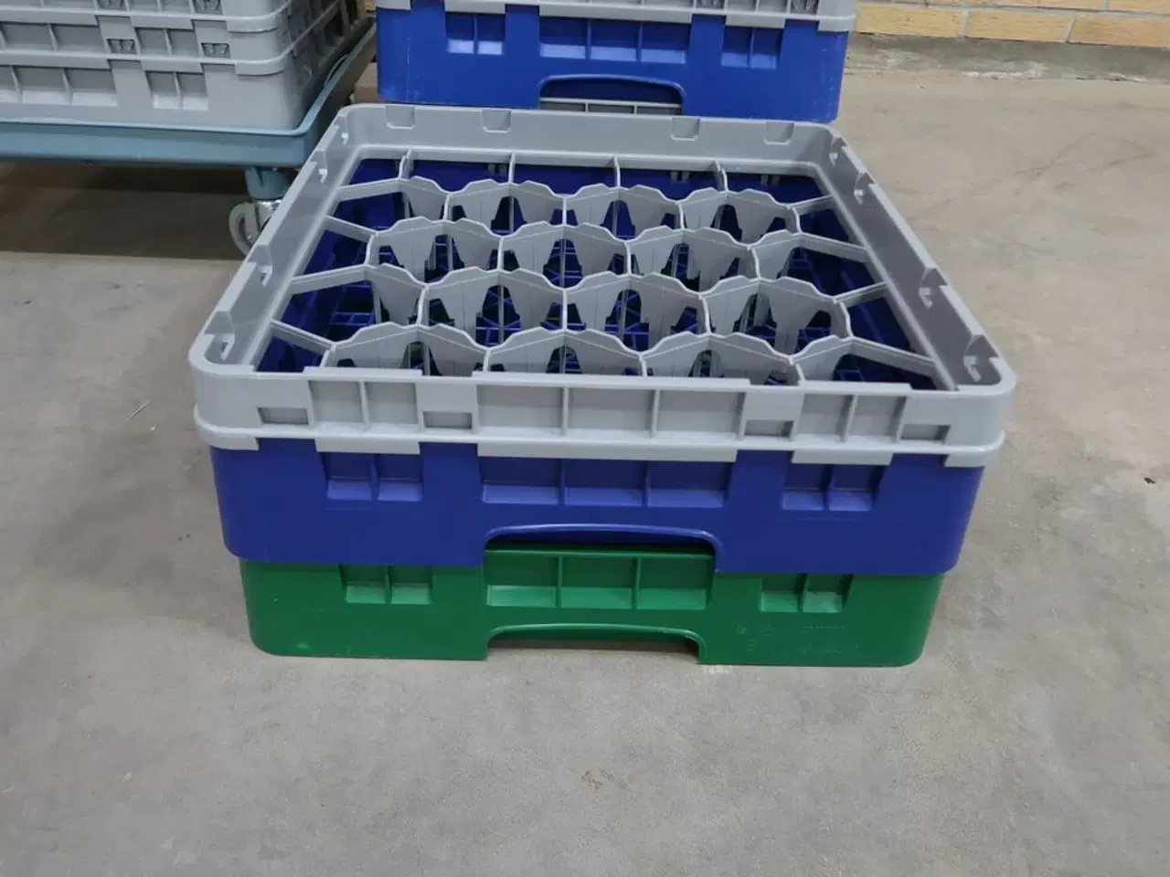 Billede 2 - Lav kurvevogn med 8 stk. opvaskebakker