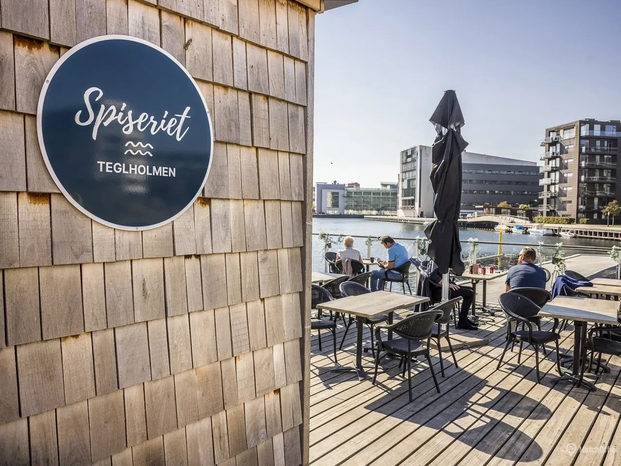 Billede 21 - Tageetage - usædvanligt kontor og/eller showroom - fælles kantine og fitness