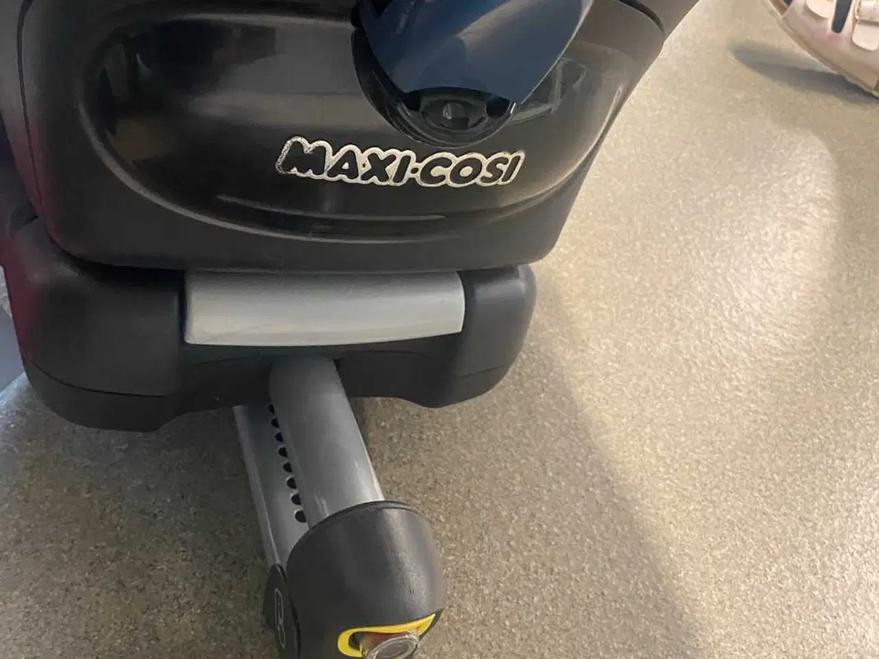 Billede 2 - Maxi-cosi autostol med ISOFIX