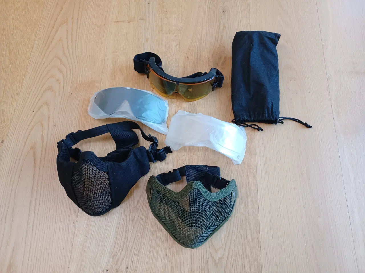 Billede 4 - Outfit m.m. til softgun