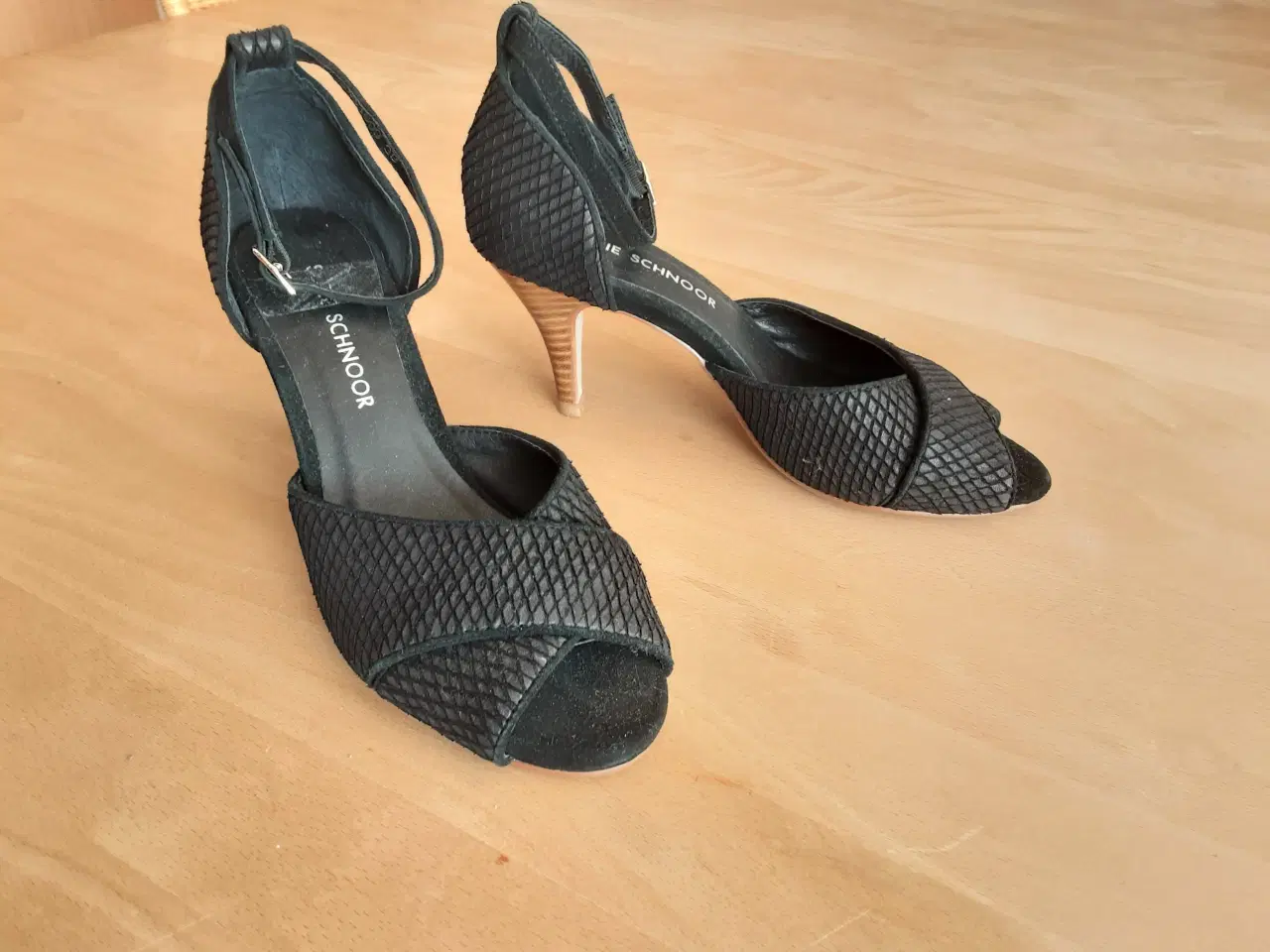 Billede 1 - Sofie Schnoor sorte, højhælede sandaler, - ubrugte