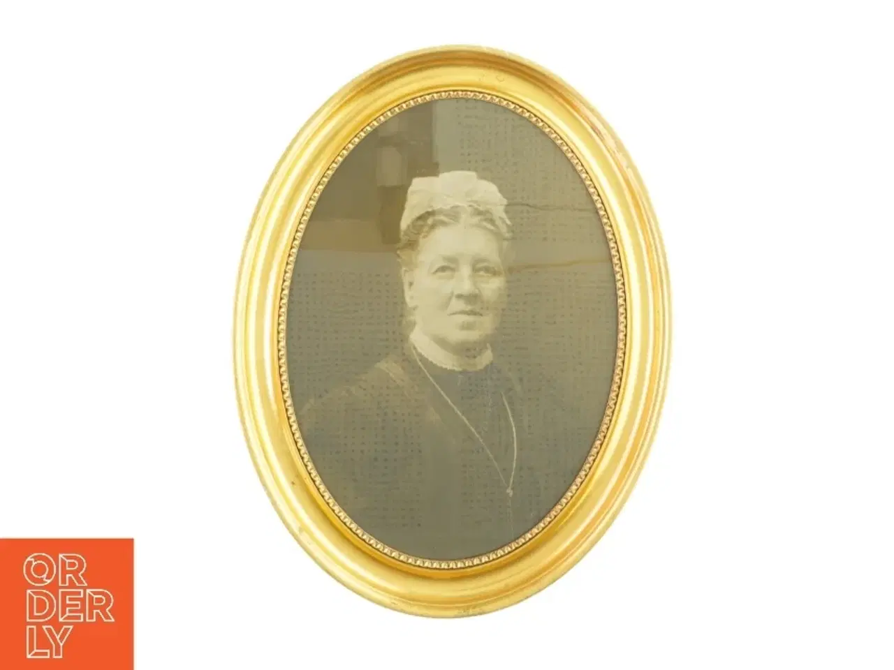 Billede 1 - Oval guldramme med foto af kvinde (str. LB 58x44,5 cm)