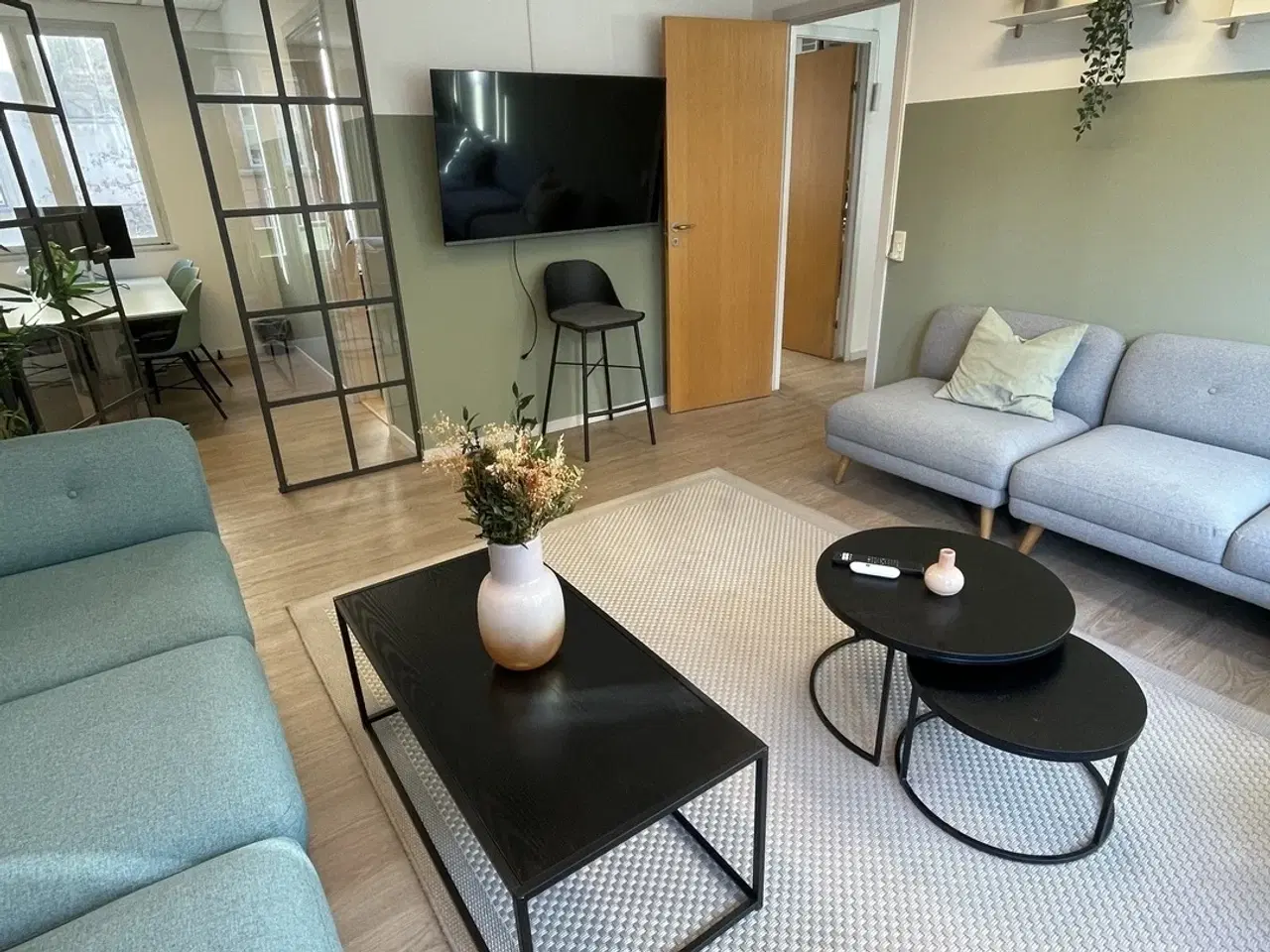 Billede 11 - Fullservice erhverslokaler hos hurtig voksende startup - 1 kontorlokaler med gode fællesarealer til leje.