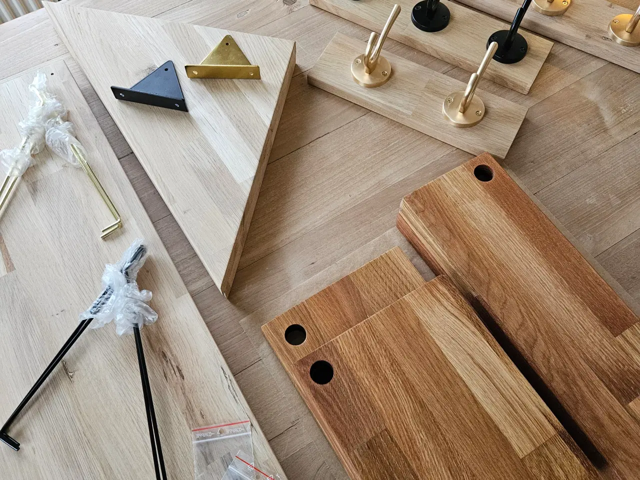 Billede 3 - Hylde i massiv egetræ. Insta valentedesigndk 
