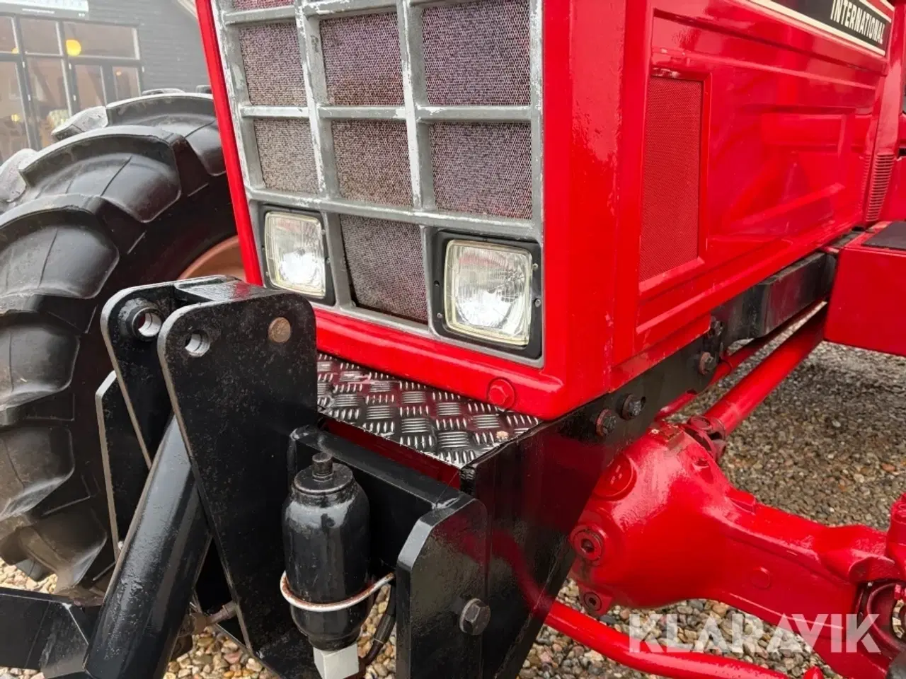 Billede 12 - Traktor IH 1255 XL med frontlift