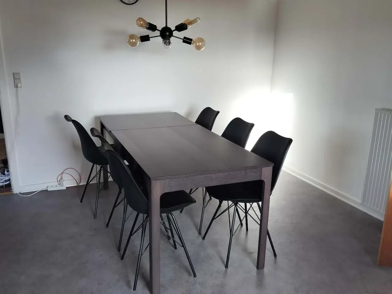 Billede 2 - Spisebord og stole