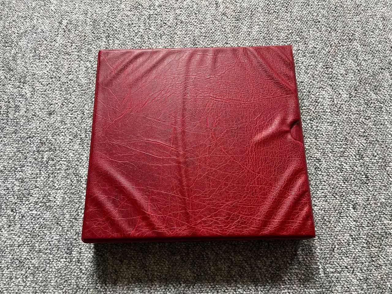 Billede 2 - Klassisk møntalbum i rød
