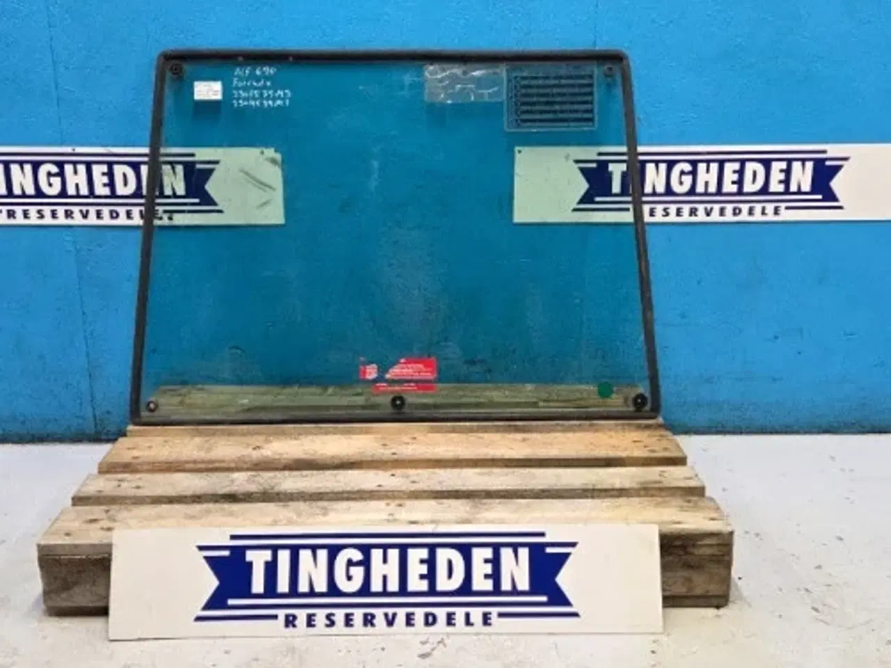 Billede 1 - Massey Ferguson 690 Forrude 3301875M3