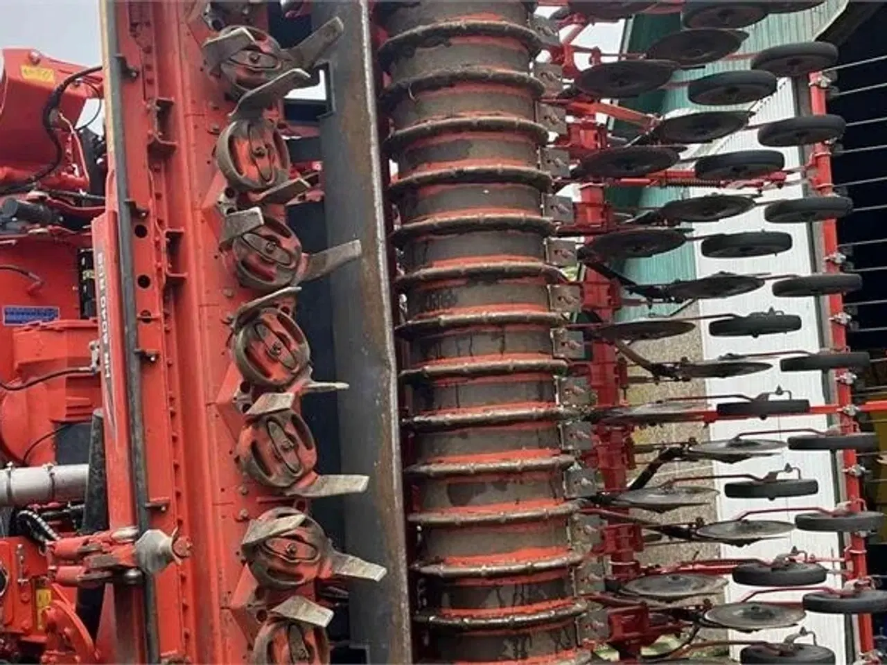 Billede 11 - Kuhn HR6040 med såmaskine  Med dobbelt kammer fronttank