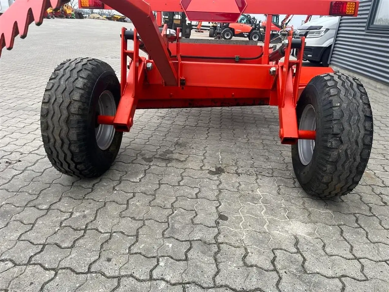 Billede 14 - - - - Kraftig vejhøvl til traktor