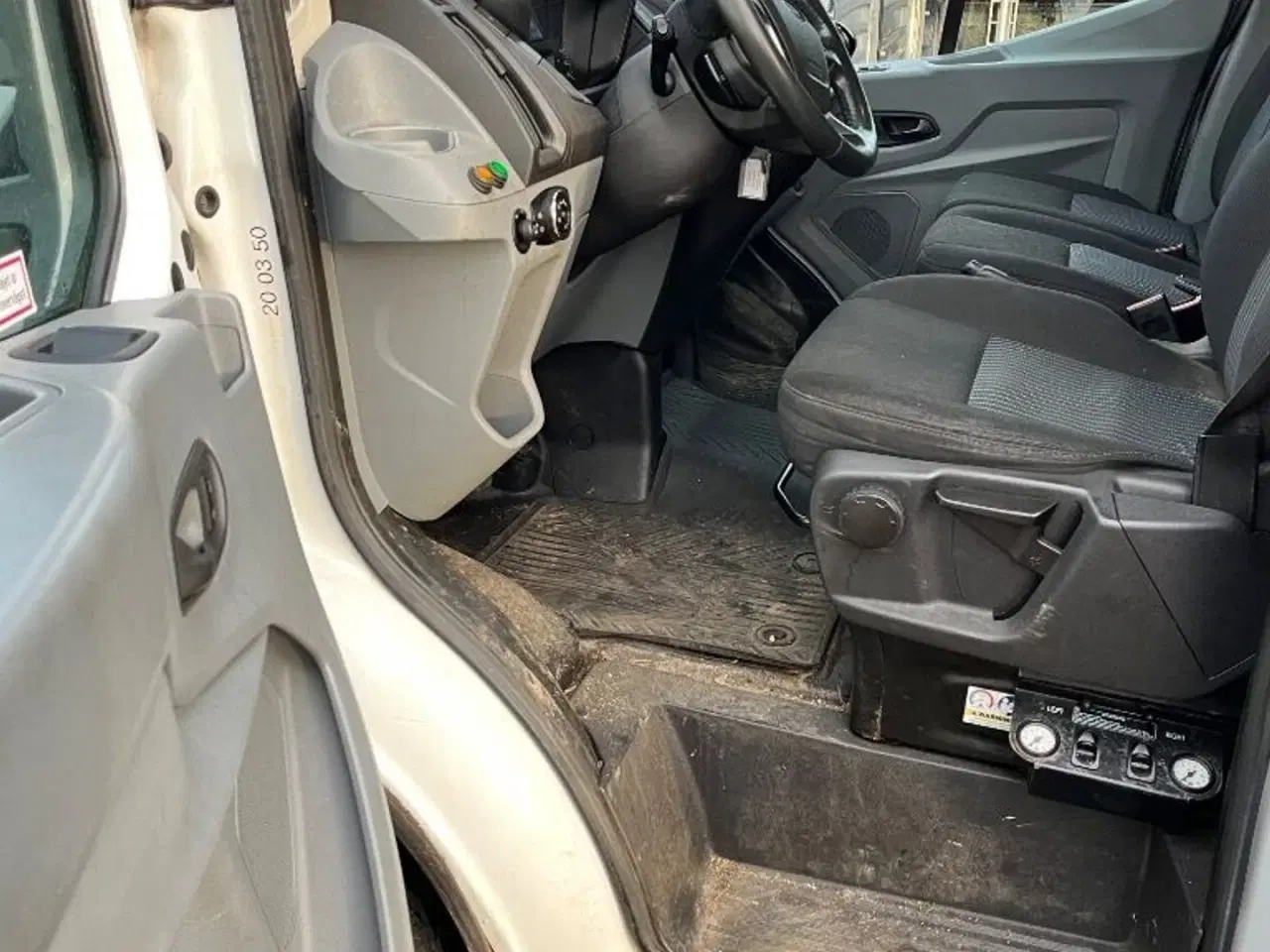 Billede 5 - Ford Transit 2,0 Tdci med ALU-knæklad og læsserampe